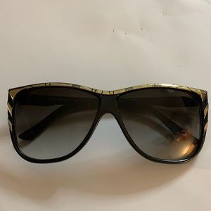 BLACK AND GOLD SUNGLASSES